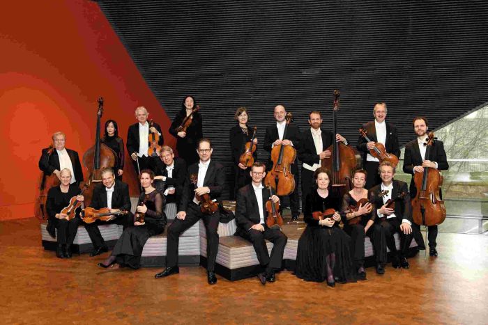 WKO & Raphaela Gromes - Femmes