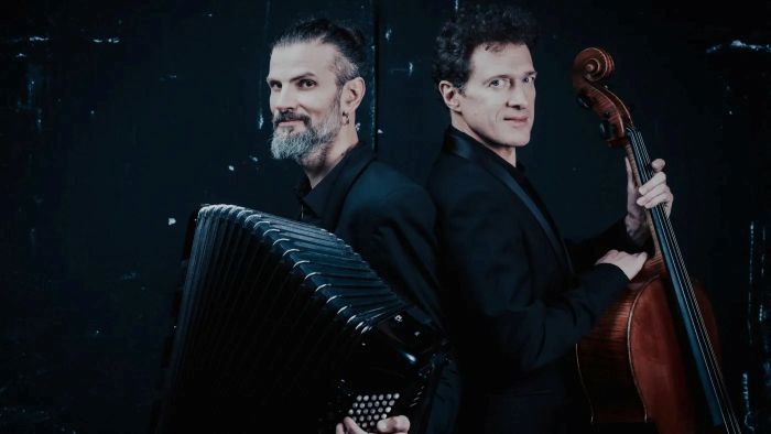 #13 Jazz mit Stadtblick: Duo Peirani & Salque